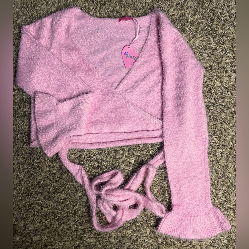 Long-Sleeved Front Tie Crop Top